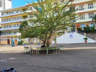 Lycée High School Catholic Private Maîtrise De Massabielle