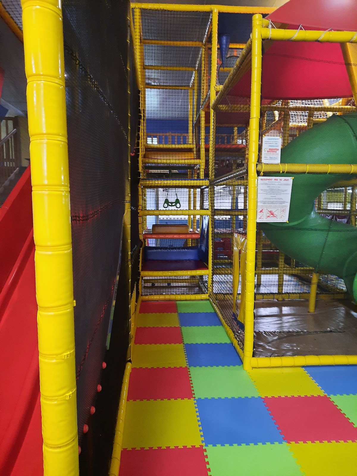 Aire de Jeux Gwadaboum Les Abymes
