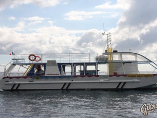 Bateau à fond de verre Les Nautilus Bouillante