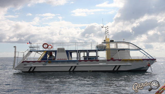 Bateau à fond de verre Les Nautilus Bouillante