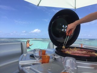 Location Bateau Donuts BBQ Boat Saint-François