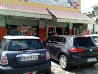 Bassam Bazar Sainte-Rose