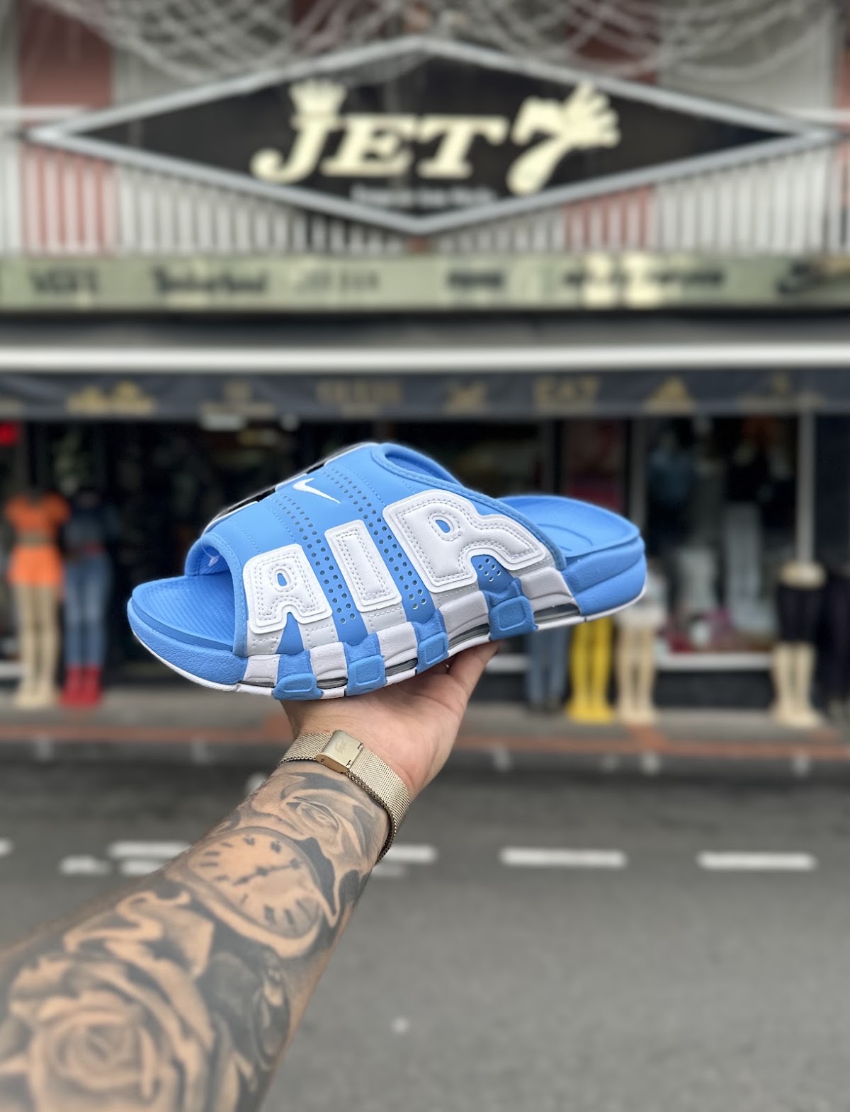 JET 7 CITY - "Vêtements et chaussures de marque à Basse-Terre"