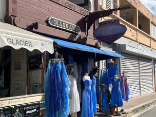 Magasin Les Saintes Prêt à Porter Maogany Les Saintes